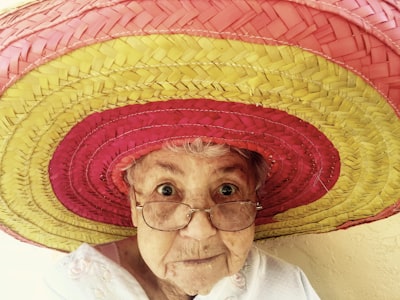 Pessoa idosa sorrindo — qualidade de vida no envelhecimento
